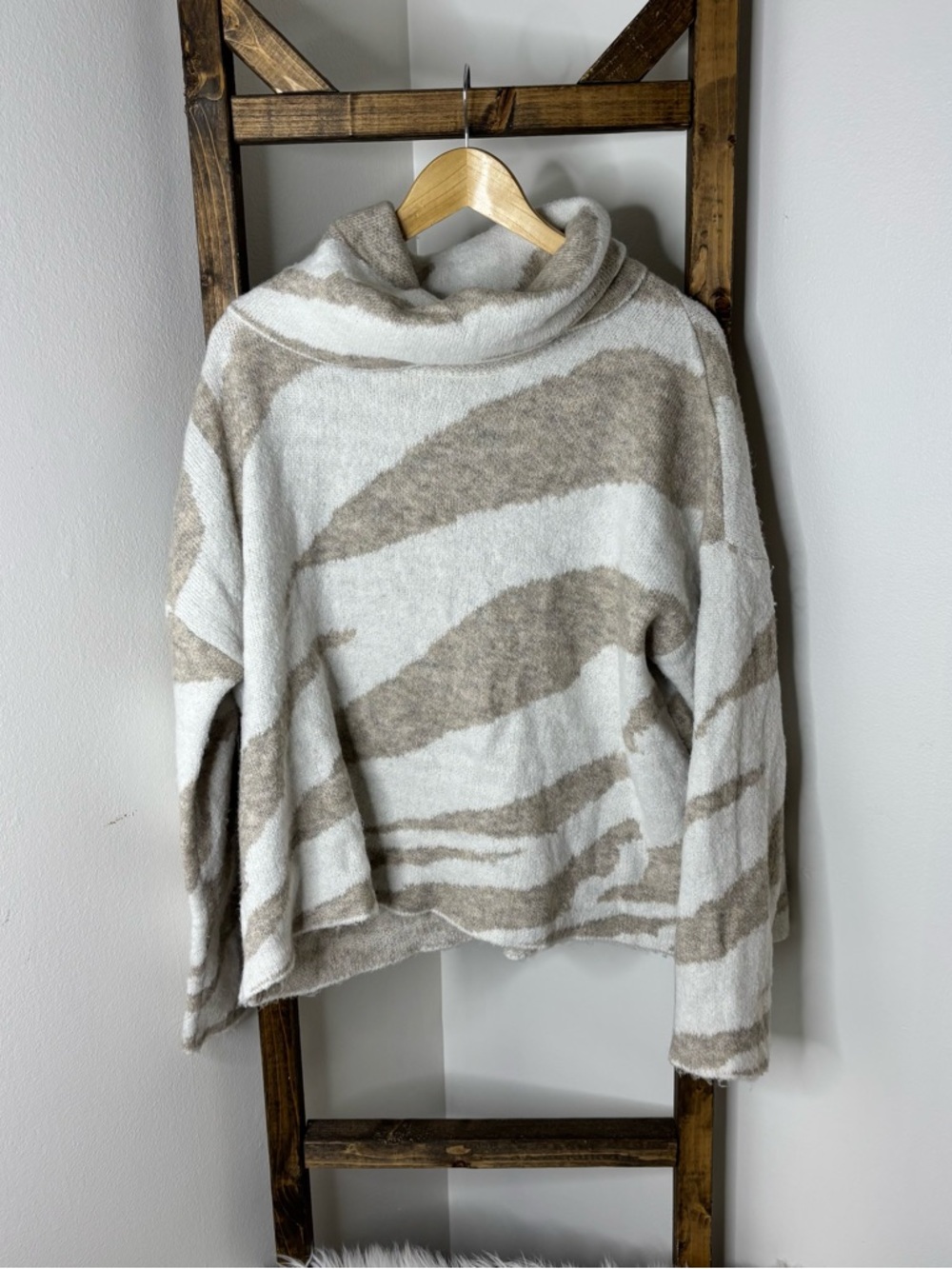 Debut Cozy Cream and Tan Cowl Neck Women's Sweater Size L